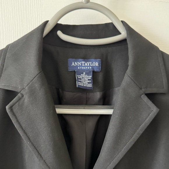 Ann Taylor jacket/blazer, 6, black, four snap front, lined NWOT - Picture 2 of 7